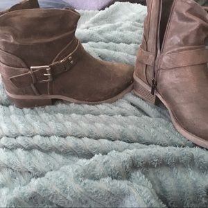 Black torrid ankle boots, size 10 w, side zip, new wo tags